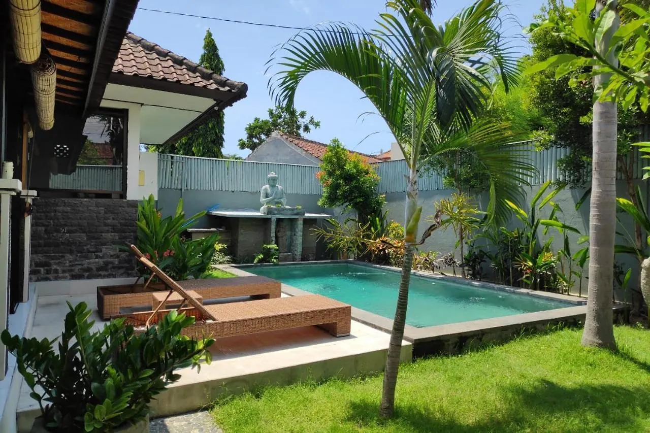 Oyo 2542 Villa Iluka 2 Kerobokan Hotel